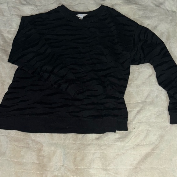 Time and tru Black and grey tiger print sweater - Picture 2 of 7